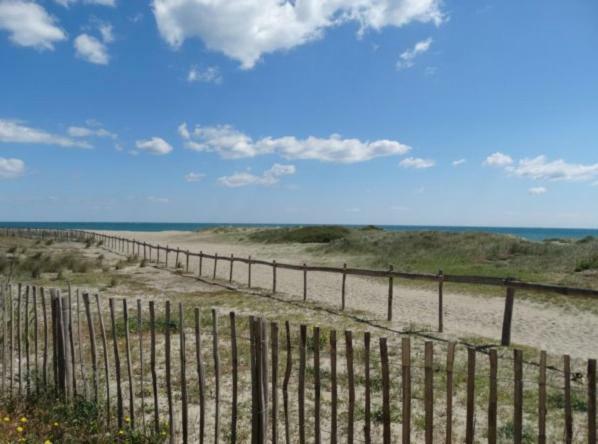 Coquet Studio A 150M De La Plage Apartman Le Barcarès Kültér fotó